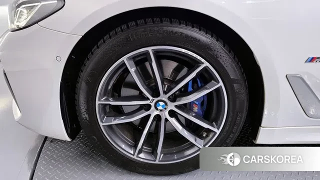 BMW 5 Series (G30) id 3110987 из Кореи 15