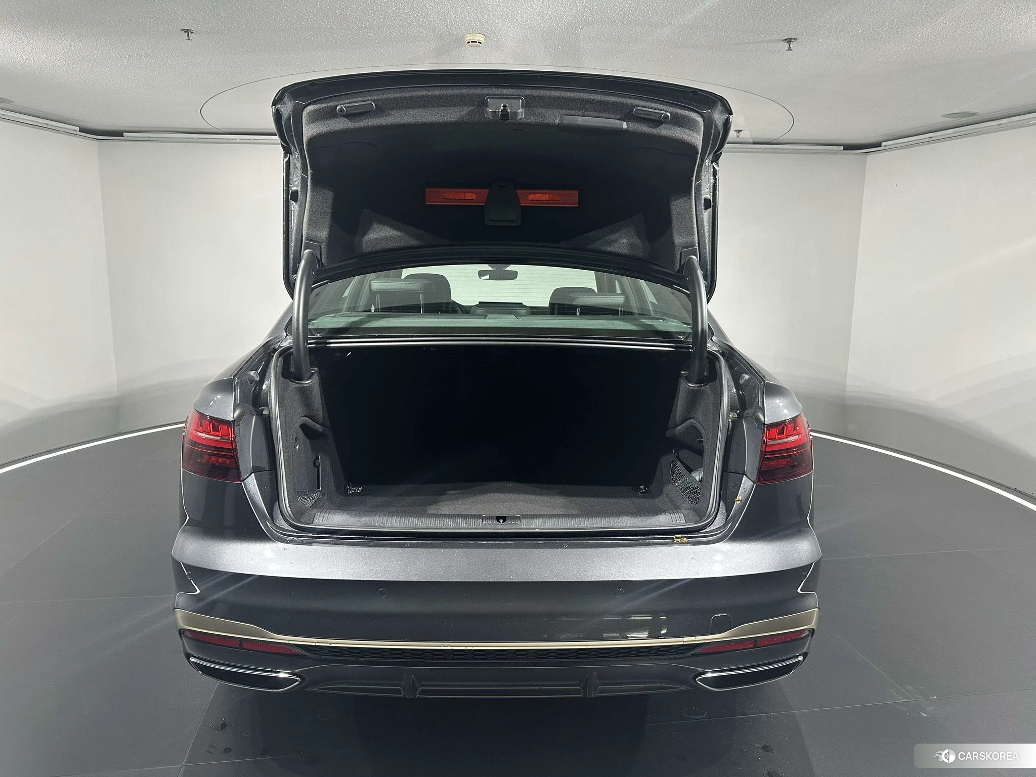 Audi A4L id 4504829 из Китая 15