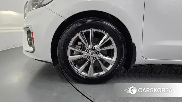 Kia The New Carnival id 3297436 из Кореи 15