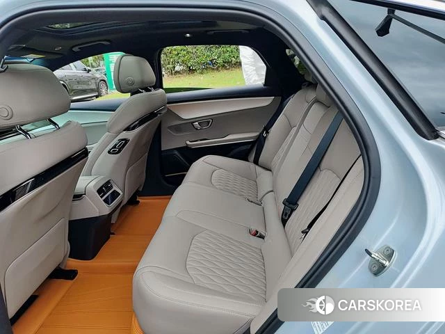 BYD Han DM 2025 Белый из Китая, фото 5