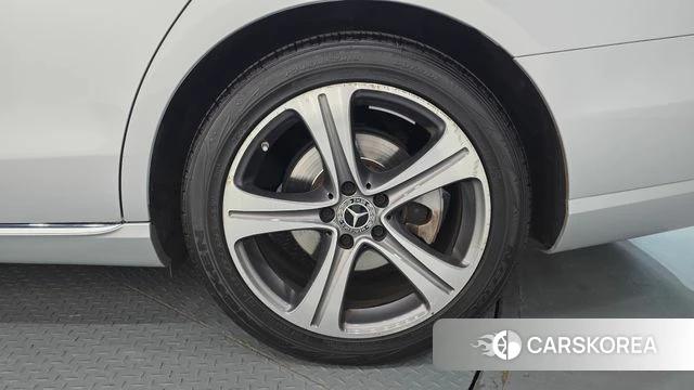 Mercedes-Benz E-Class W213 id 4188204 из Кореи 27