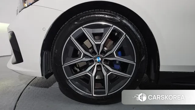 BMW 5 Series (G60) id 3477399 из Кореи 16