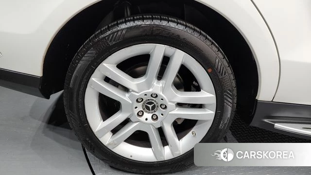 Mercedes-Benz GLE - Class W166 id 4295006 из Кореи 28