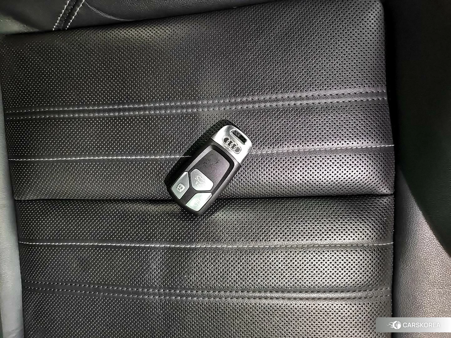 Audi Q5L id 4453011 из Китая 15