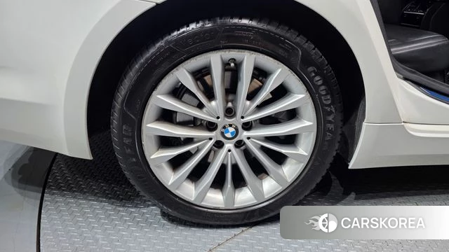 BMW 5 Series (G30) id 4390097 из Кореи 33