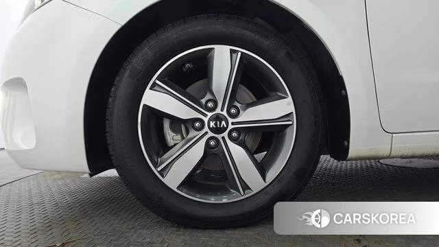 Kia The New K3 id 4755519 из Кореи 25