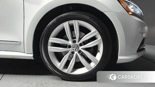 Volkswagen The New Passat id 4525760 из Кореи 31