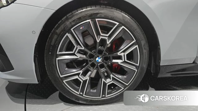 BMW 5 Series (G60) id 4441492 из Кореи 15