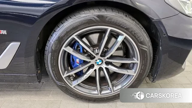 BMW 5 Series (G30) id 3726383 из Кореи 15