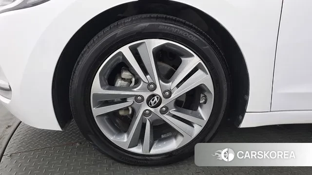 Hyundai Avante AD id 3249355 из Кореи 15