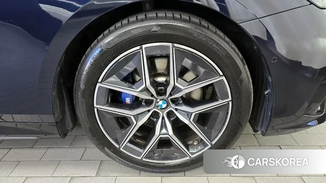 BMW 5 Series (G60) id 2915060 из Кореи 15