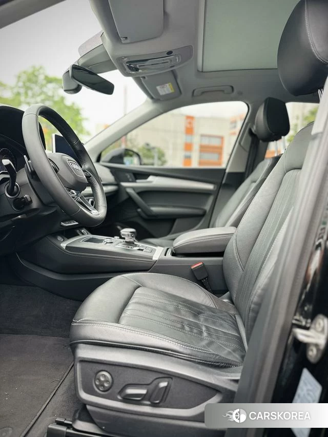 Audi Q5L 2021 Черный из Китая, фото 5