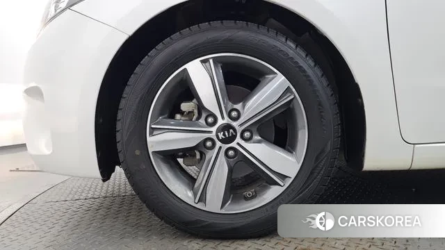 Kia The New K3 id 3558084 из Кореи 15