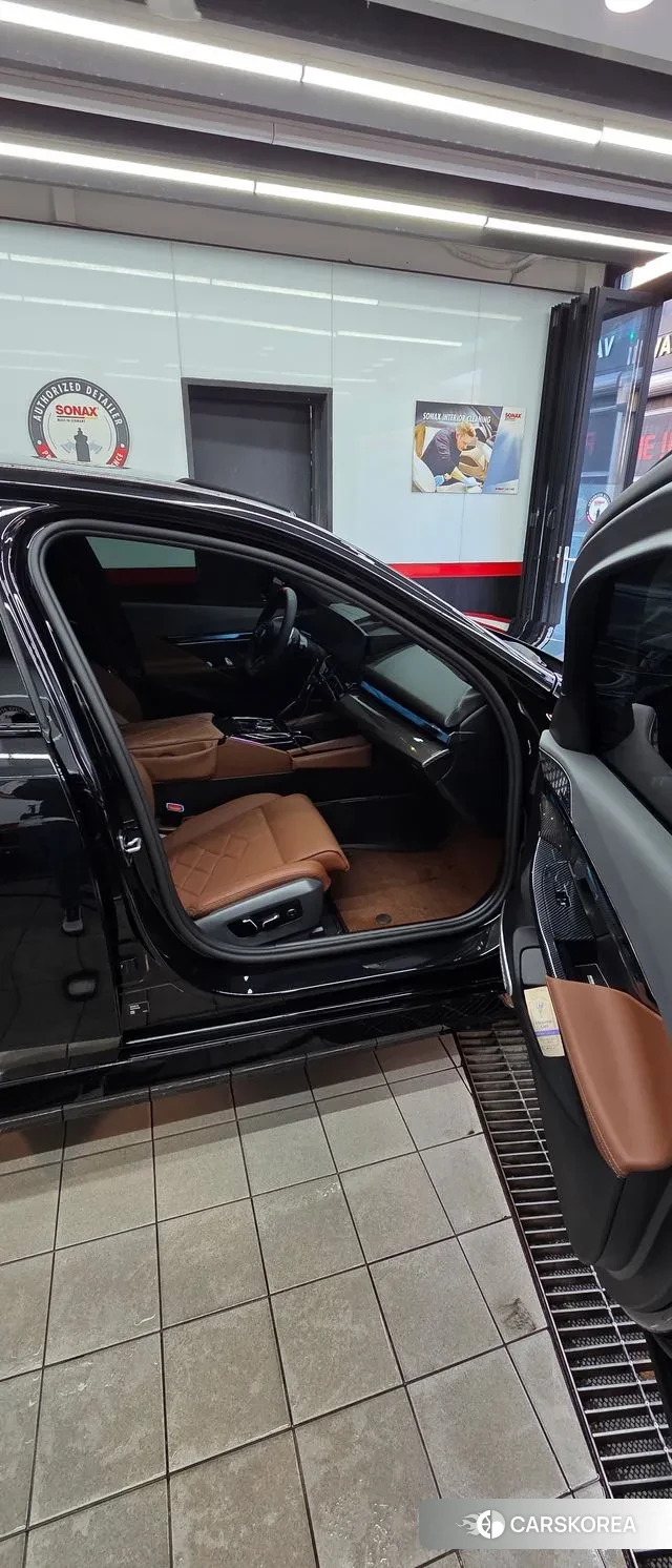 BMW 5 Series (G60) id 3618959 из Кореи 14