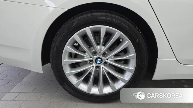 BMW 5 Series (G30) id 4507383 из Кореи 30