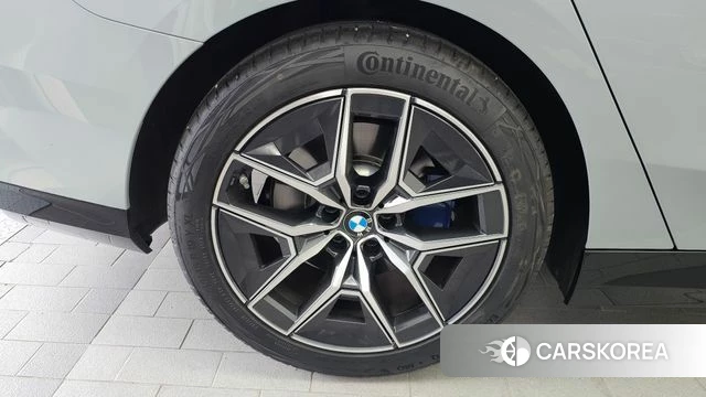 BMW 5 Series (G60) id 4710284 из Кореи 29