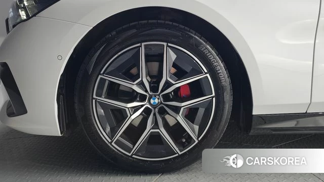 BMW 5 Series (G60) id 4499295 из Кореи 32
