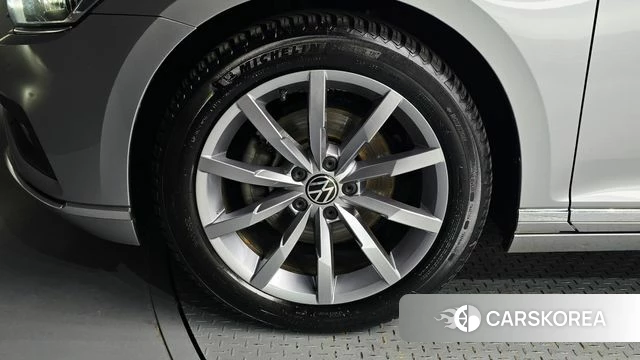 Volkswagen Passat GT (B8) id 4779432 из Кореи 29