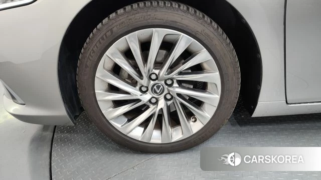 Lexus ES300h 7th generation id 4293437 из Кореи 33
