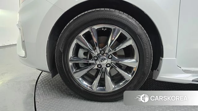 Kia The New Carnival id 3899792 из Кореи 15