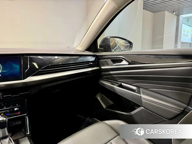 Volkswagen Passat id 3837399 из Китая 25