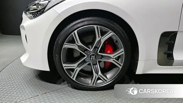 Kia Stinger id 3139706 из Кореи 15