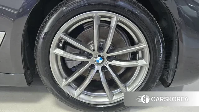 BMW 5 Series (G30) id 3514714 из Кореи 15