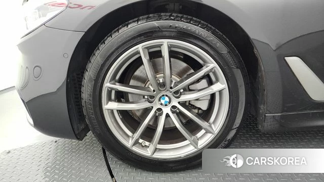BMW 5 Series (G30) id 4465203 из Кореи 15