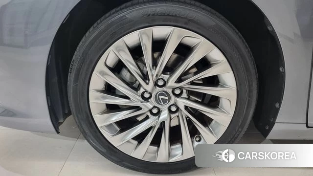 Lexus ES300h 7th generation id 3866032 из Кореи 12