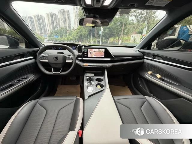 Chang'an UNI-V 2023 Белый из Китая, фото 5