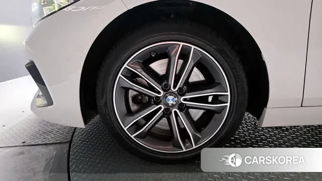 BMW 1 Series (F40) id 3007919 из Кореи 15