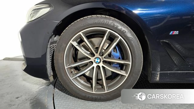 BMW 5 Series (G30) id 4635942 из Кореи 15