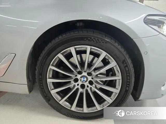 BMW 5 Series (G30) id 3504383 из Кореи 15