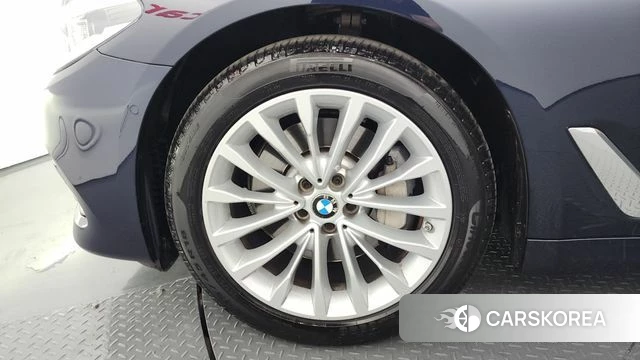 BMW 5 Series (G30) id 4410784 из Кореи 28