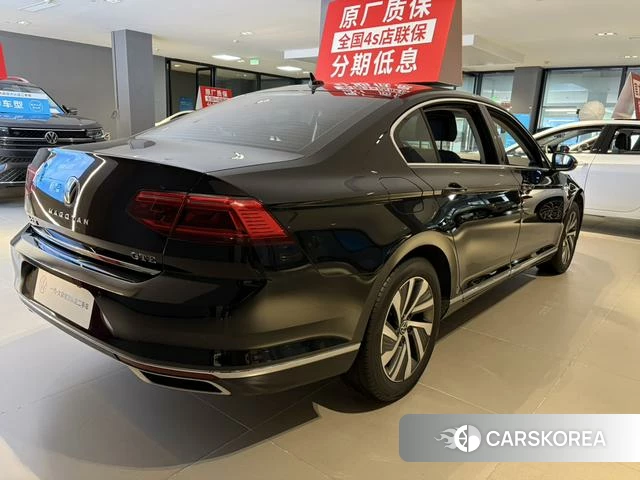 Volkswagen Magotan PHEV 2023 Черный из Китая, фото 5