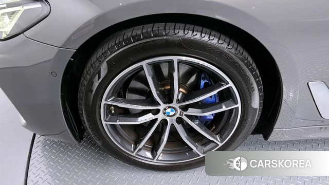 BMW 5 Series (G30) id 4223909 из Кореи 27