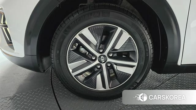 Kia The New Niro id 3954624 из Кореи 15