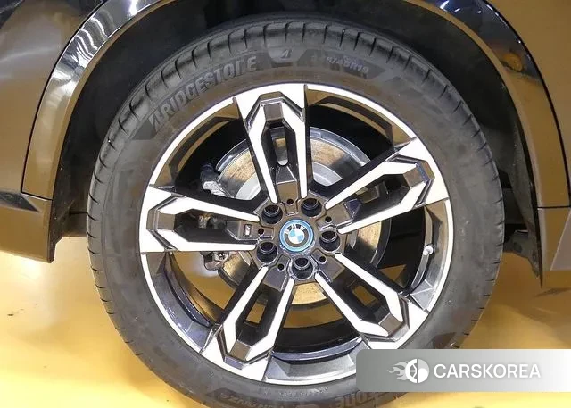 BMW iX1 (U11) id 3462088 из Кореи 15