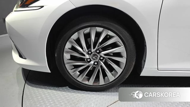 Lexus ES300h 7th generation id 4721547 из Кореи 29