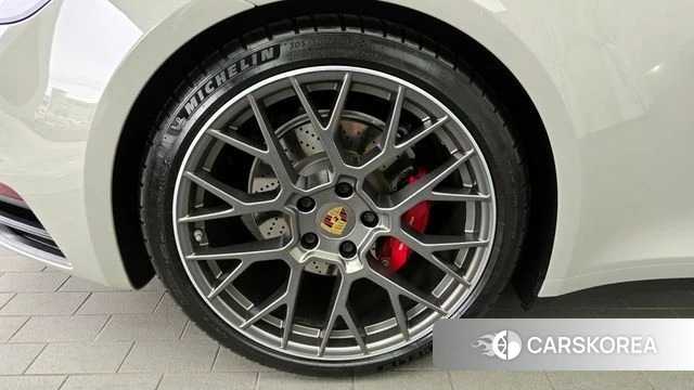 Porsche 911(992) id 4180006 из Кореи 15