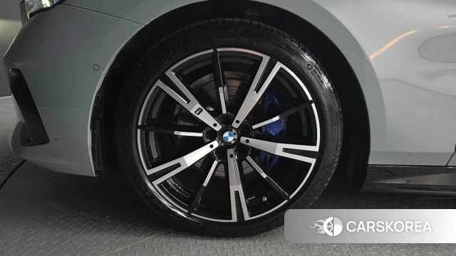BMW 5 Series (G60) id 4607912 из Кореи 30