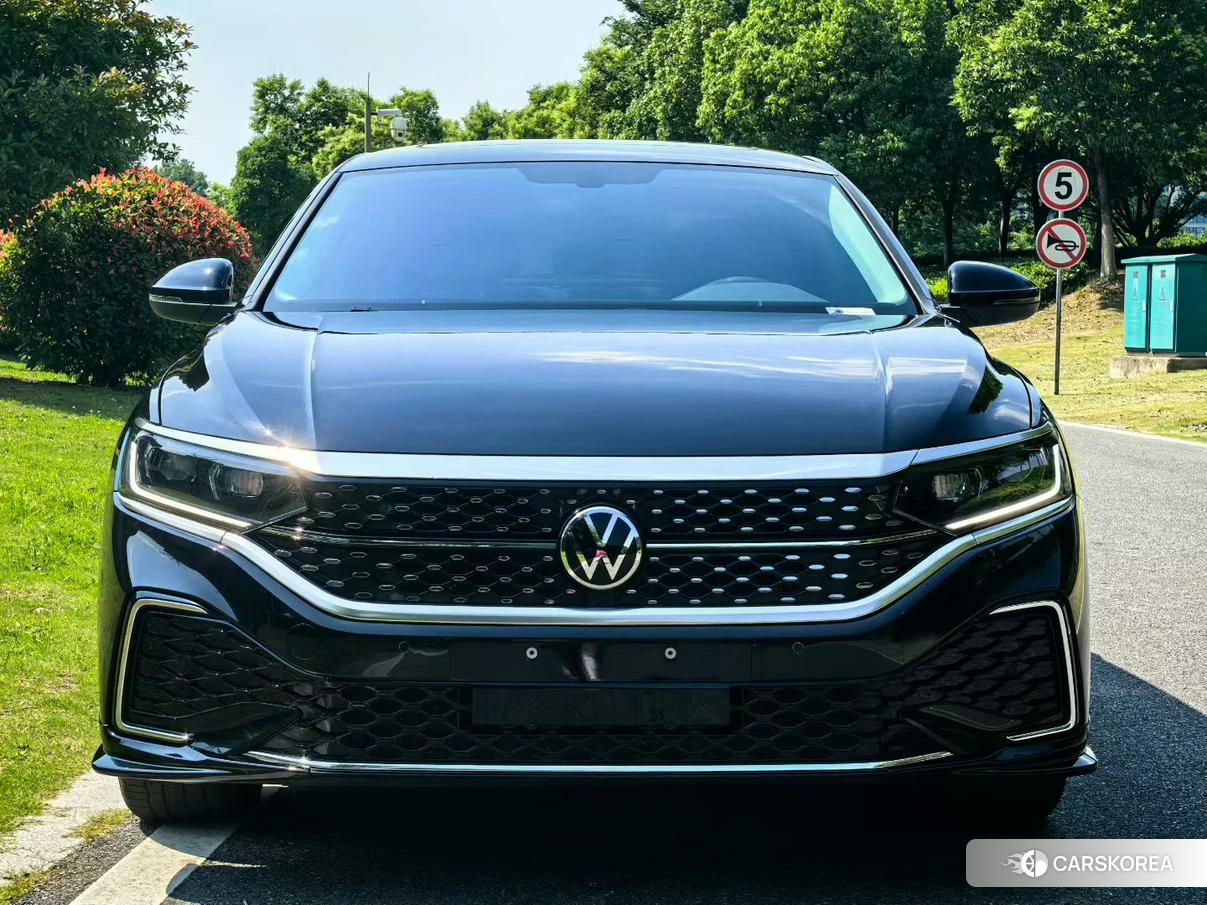 Volkswagen Passat 2025 Черный из Китая, фото 5