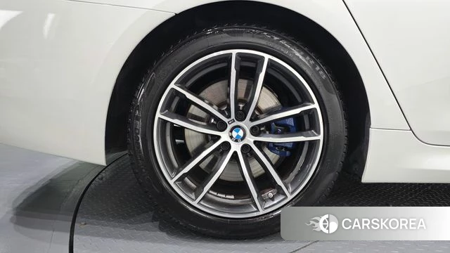 BMW 5 Series (G30) id 4223155 из Кореи 30