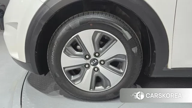 Kia Niro id 3520622 из Кореи 15
