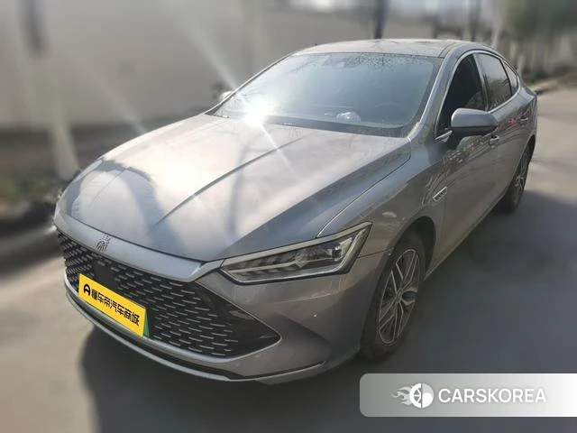 BYD Qin PLUS DM 2023 Темно-серый из Китая, фото 5