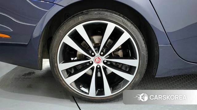 Jaguar All New XJ id 3861536 из Кореи 15