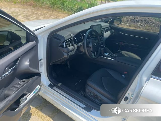Toyota Camry (XV70) 2024 Жемчужный цвет из Кореи, фото 5