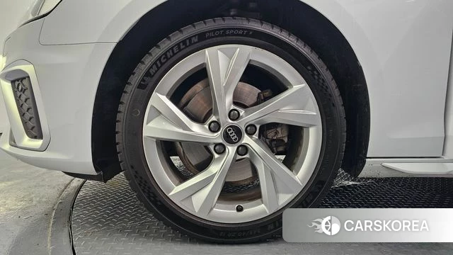 Audi A4 (B9) id 3910622 из Кореи 15