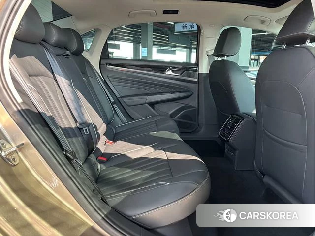 Volkswagen Passat id 4241989 из Китая 8