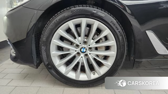 BMW 5 Series (G30) id 4620571 из Кореи 27